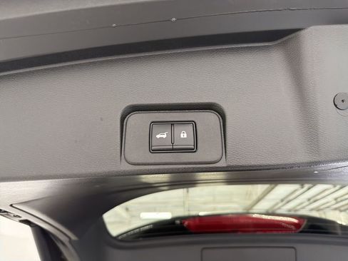 Certified 2025 Nissan Rogue SV image 17