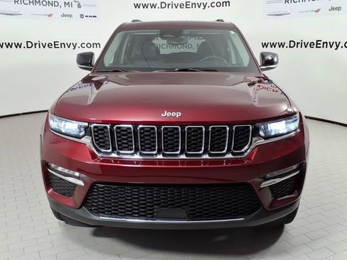 Used 2023 Jeep Grand Cherokee Limited AWD/4WD image 2