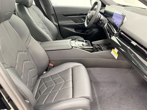 New 2026 BMW 530i RWD image 24