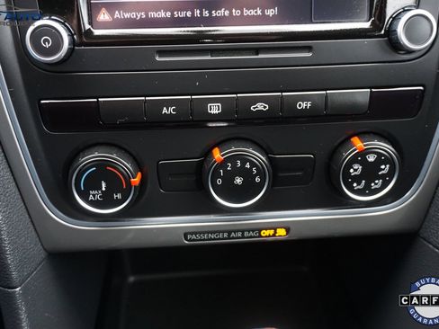 Used 2015 Volkswagen Passat 1.8T S w/ Technology Package image 30