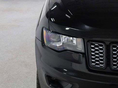 Used 2019 Jeep Grand Cherokee Altitude AWD/4WD image 15