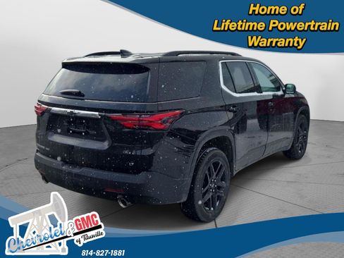 Used 2023 Chevrolet Traverse LT image 3
