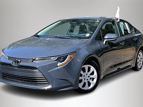 Certified 2024 Toyota Corolla LE image 1
