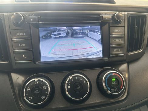 Used 2015 Toyota RAV4 LE AWD/4WD image 11