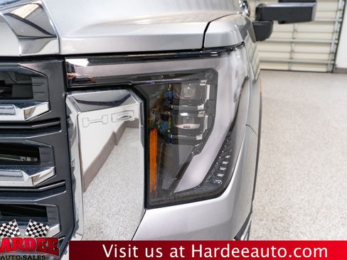 Used 2025 GMC Sierra 2500 SLT w/ SLT Premium Package image 8