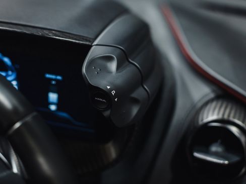 Used 2024 McLaren 750S Spider RWD image 20