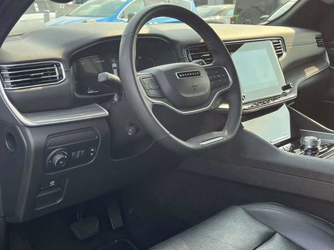 Used 2024 Jeep Wagoneer Series II AWD/4WD image 12