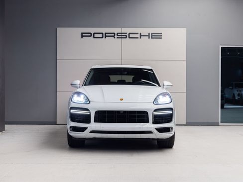 Certified 2023 Porsche Cayenne Turbo AWD/4WD image 10
