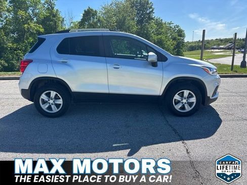 Used 2022 Chevrolet Trax LT w/ Driver Confidence Package AWD/4WD image 3
