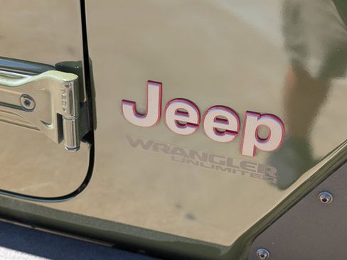 Used 2021 Jeep Wrangler Unlimited Rubicon AWD/4WD image 12