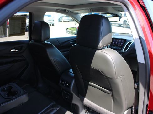 Used 2023 Chevrolet Equinox Premier AWD/4WD image 34