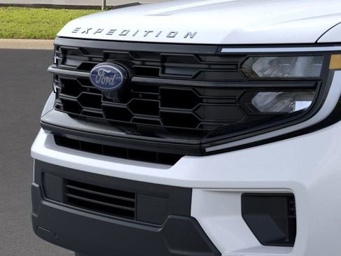New 2026 Ford Expedition Active image 17