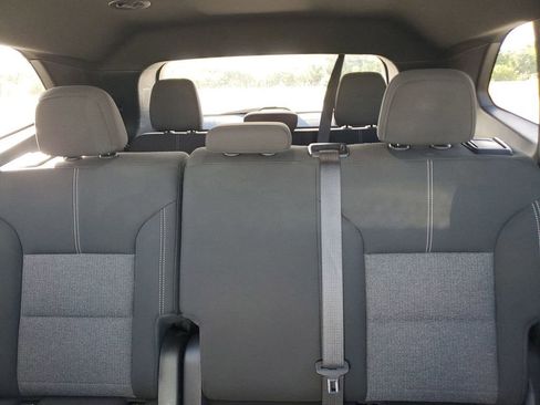 Used 2025 GMC Acadia Elevation image 13