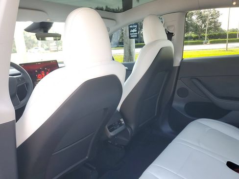 Used 2024 Tesla Model Y Long Range RWD image 15
