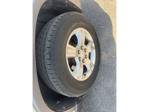 Used 2011 GMC Acadia SL w/ Preferred Package FWD image 23