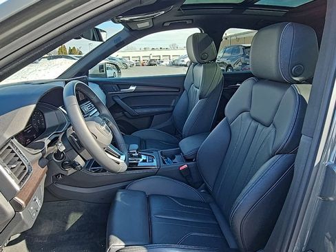 Certified 2025 Audi Q5 2.0T Premium Plus w/ Premium Plus Package image 3