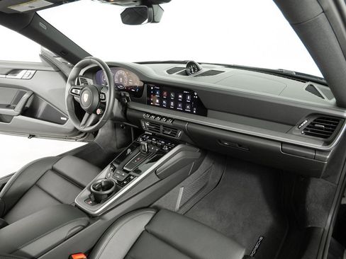 Certified 2025 Porsche 911 Carrera image 22