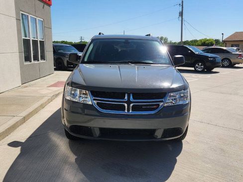 Used 2019 Dodge Journey SE FWD image 9