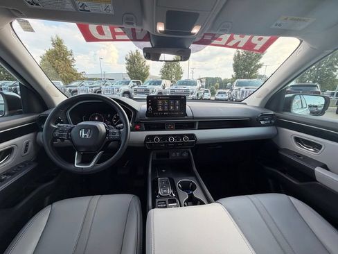 Used 2025 Honda Pilot EX-L image 29