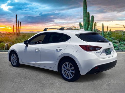 Used 2016 MAZDA MAZDA3 i Touring w/ Popular Equipment Package FWD image 5