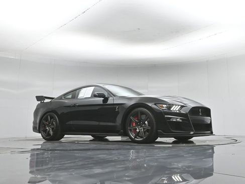 Certified 2021 Ford Mustang Shelby GT500 w/ Carbon Fiber Track Pack RWD image 2