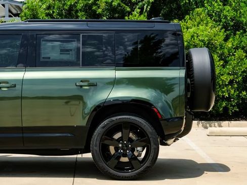 New 2026 Land Rover Defender 110 X-Dynamic SE AWD/4WD image 18