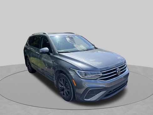 Used 2024 Volkswagen Tiguan SE AWD/4WD image 4