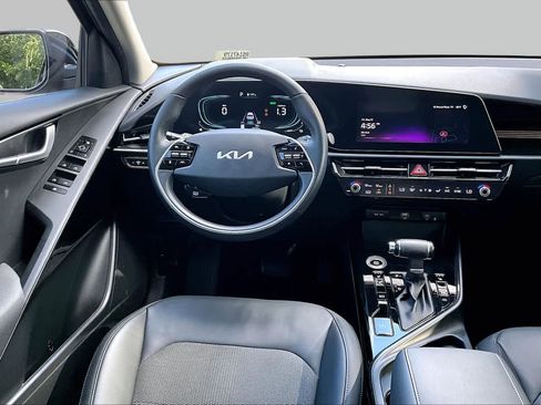 Used 2024 Kia Niro EX FWD image 10