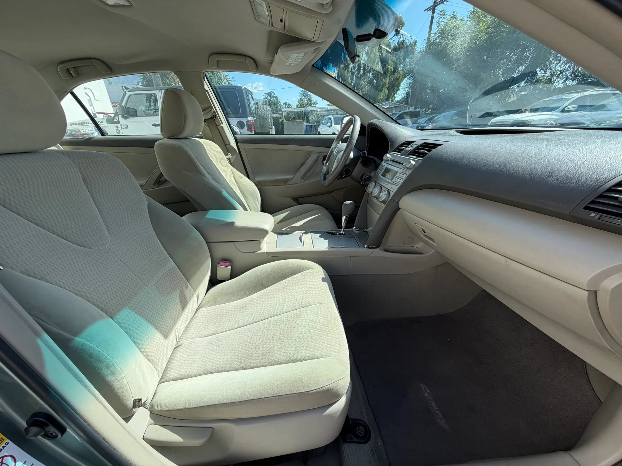 Used 2011 Toyota Camry LE FWD image 22
