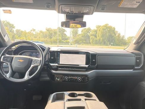 Used 2022 Chevrolet Silverado 1500 LT AWD/4WD image 24
