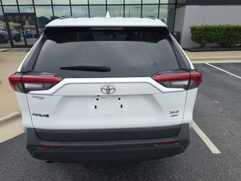Used 2022 Toyota RAV4 XLE w/ Convenience Package AWD/4WD image 5