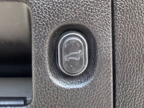 Used 2019 Chevrolet Suburban Premier image 14