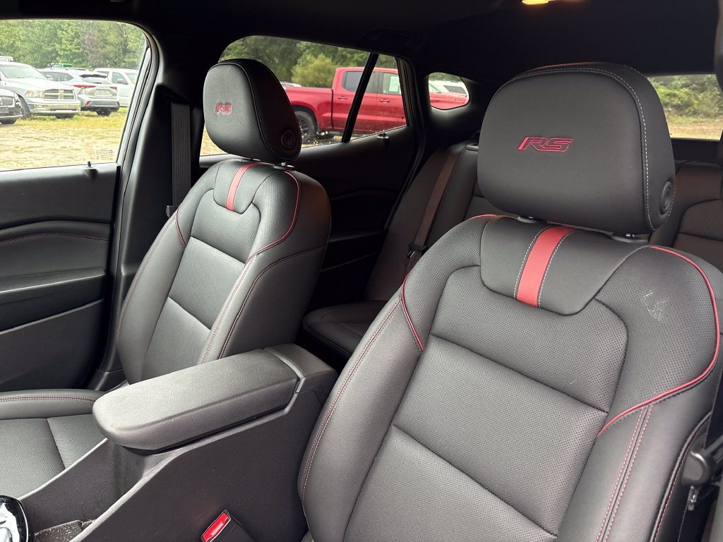 Used 2025 Chevrolet Trax RS w/ Sunroof Package FWD image 10