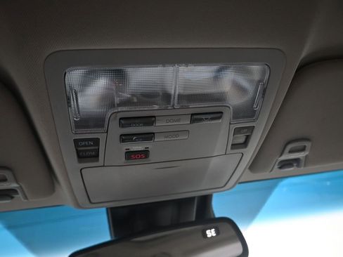 Used 2016 Toyota Avalon Limited image 11