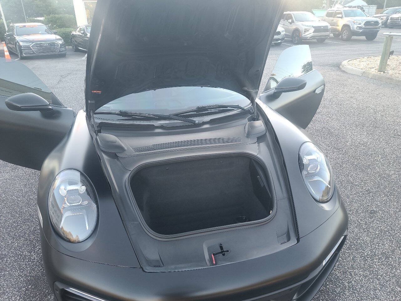 Used 2021 Porsche 911 Carrera RWD image 30