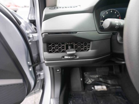 New 2025 Honda Accord SE image 11