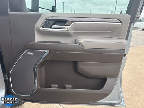 Used 2024 Chevrolet Silverado 2500 LTZ w/ LTZ Convenience Package image 24