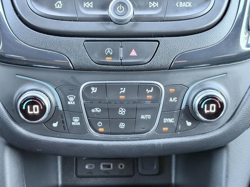 Used 2022 Chevrolet Equinox RS w/ RS Leather Package image 22