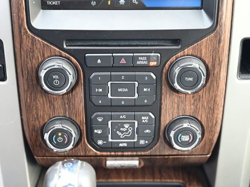 Used 2014 Ford F150 Lariat w/ Equipment Group 502A Luxury image 30