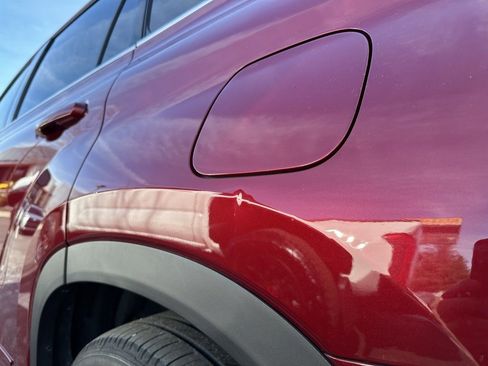 Used 2022 Toyota Highlander XLE image 15