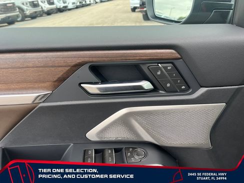 New 2026 GMC Acadia Denali Ultimate w/ LPO, Floor Liner Package AWD/4WD image 23