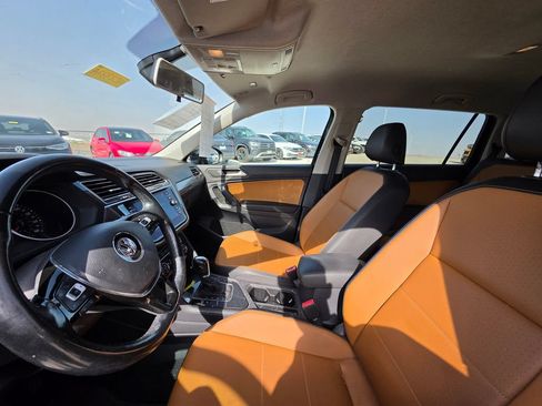 Used 2019 Volkswagen Tiguan SE FWD image 18
