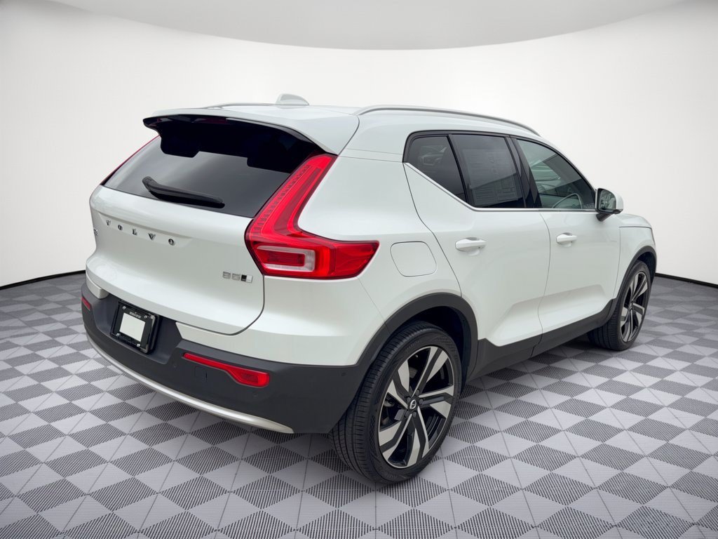 Used 2023 Volvo XC40 B5 Ultimate w/ Protection Package Premier AWD/4WD image 9