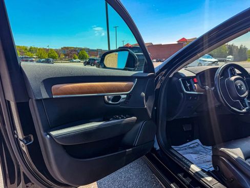 Used 2022 Volvo S90 B6 Momentum AWD/4WD image 17