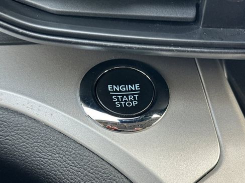 Used 2023 Ford Explorer XLT image 25