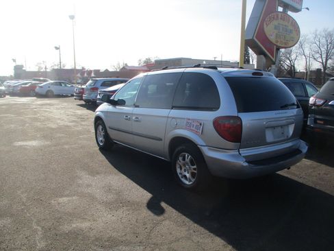 Used 2004 Dodge Caravan SXT w/ Popular Equipment Group image 4