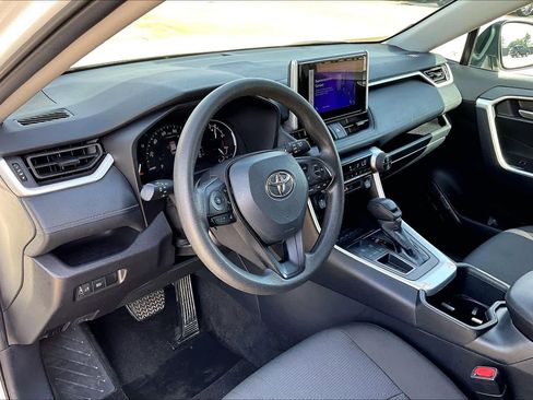Used 2025 Toyota RAV4 XLE image 18