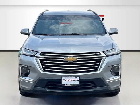 Used 2023 Chevrolet Traverse Premier FWD image 2
