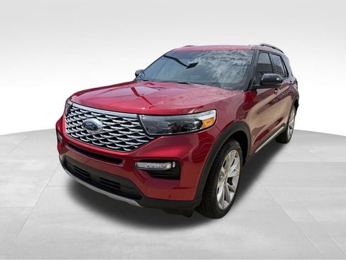 Certified 2023 Ford Explorer Platinum w/ Technology Package AWD/4WD image 4