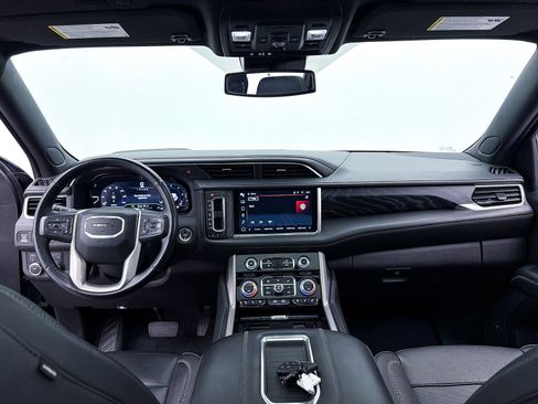 Used 2023 GMC Yukon XL Denali AWD/4WD image 31